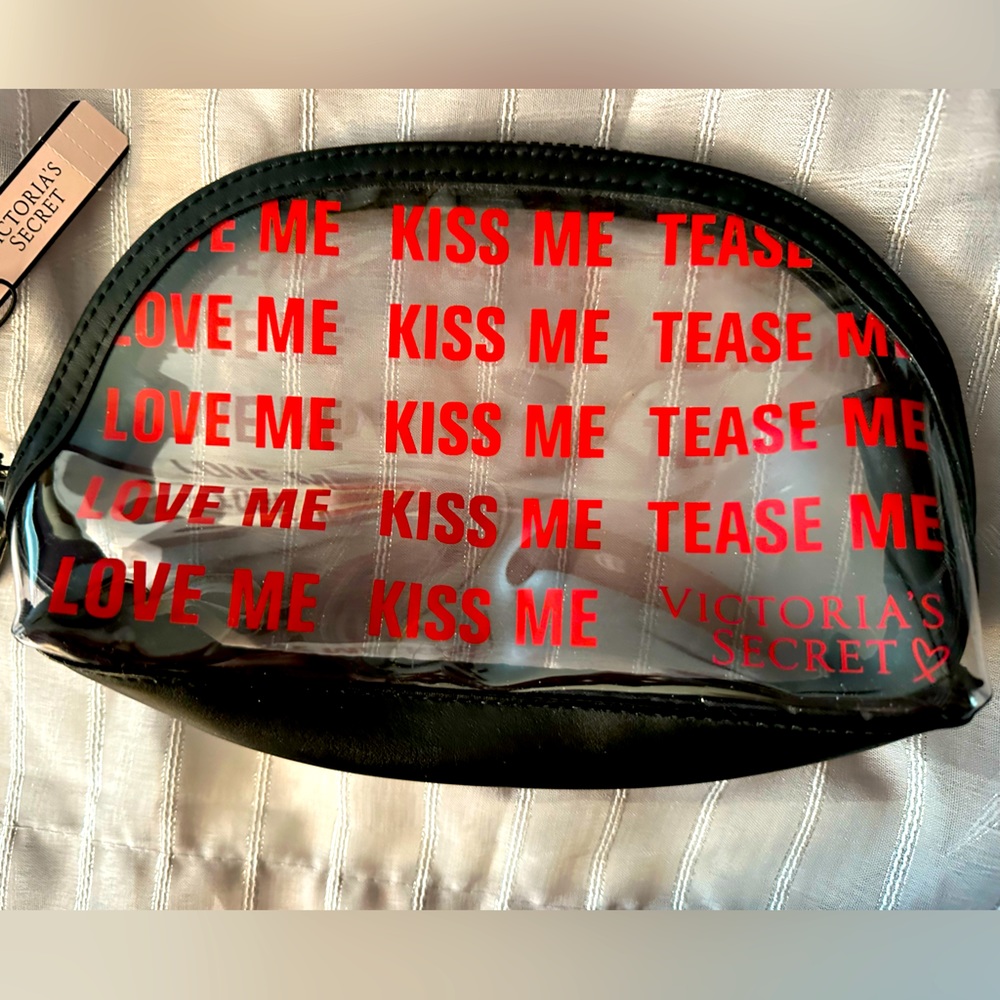 VICTORIAS SECRET| Cosmetic bag| BNWT’S
